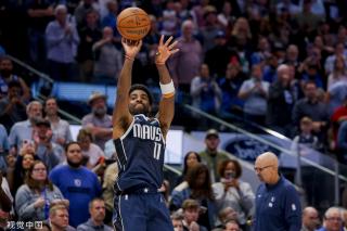 他展现了老 他展现了老